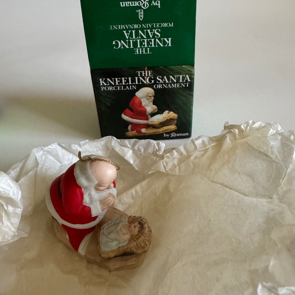 Roman Inc The Kneeling Santa Porcelain Ornament 1985 Vintage Nativity 56217